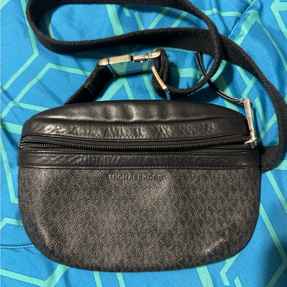 •SOLD•Michael Kors belt bag/fanny
